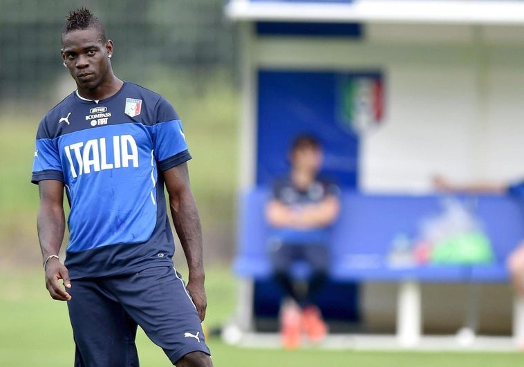 El revoltoso Mario Balotelli entra en el radar del Real Murcia: ofrecen su fichaje a Felipe Moreno